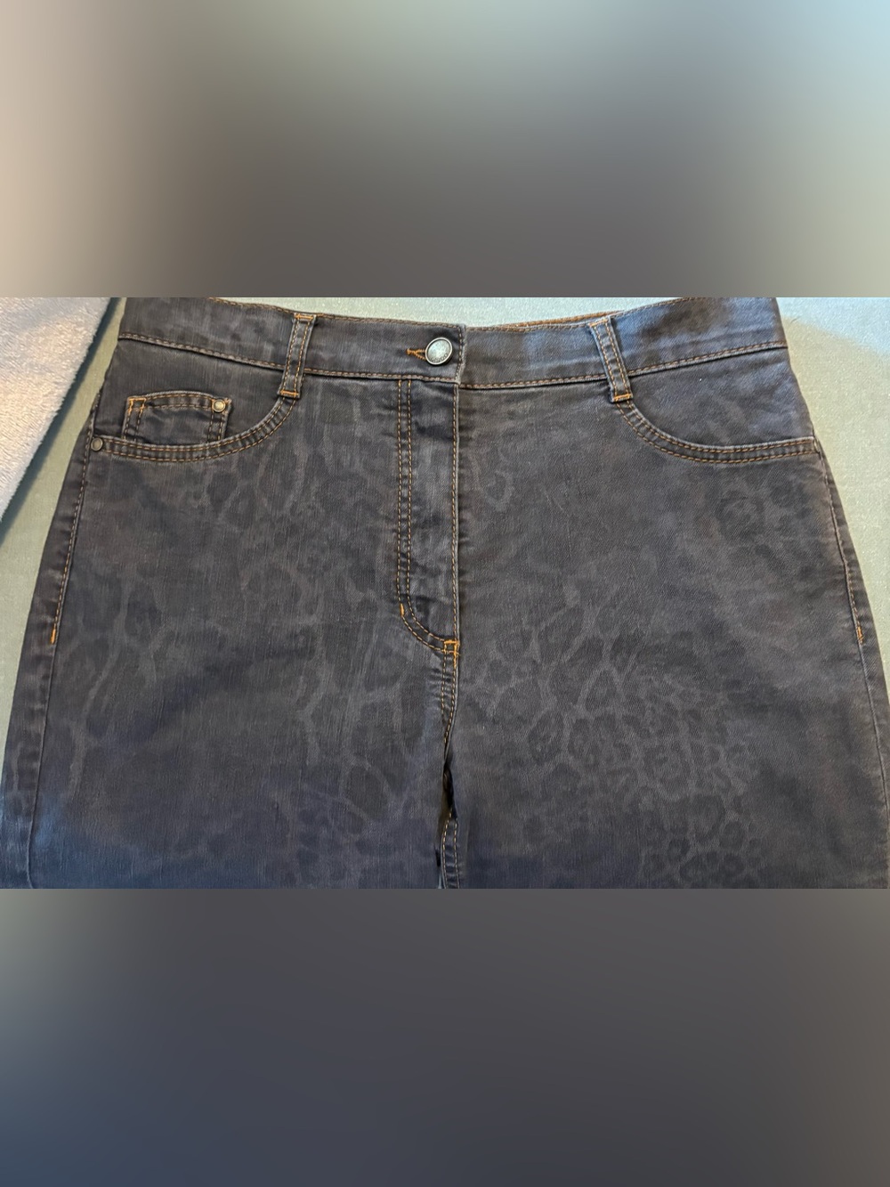 Olsen “Mona” Hi-Waist Straight Slim Cut Leg Power Stretch Tonal Animal Print(10) - Picture 3 of 9